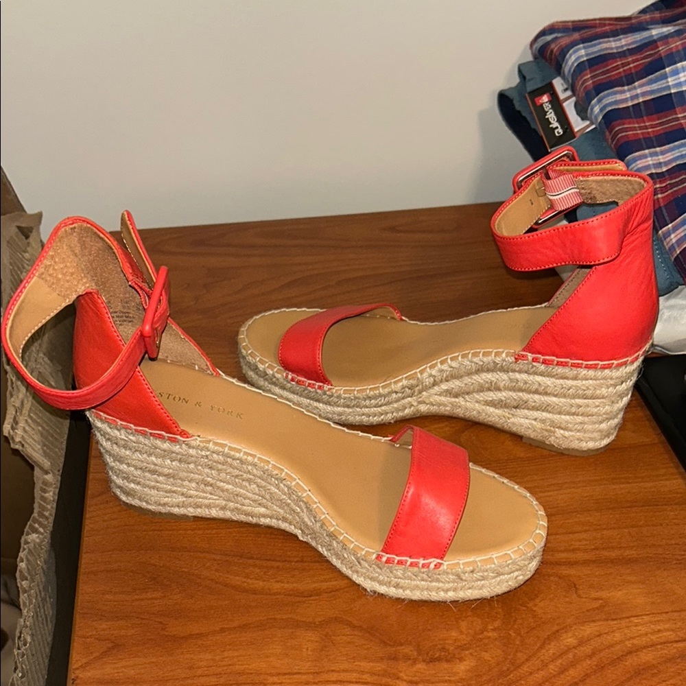 Red/orange espadrilles